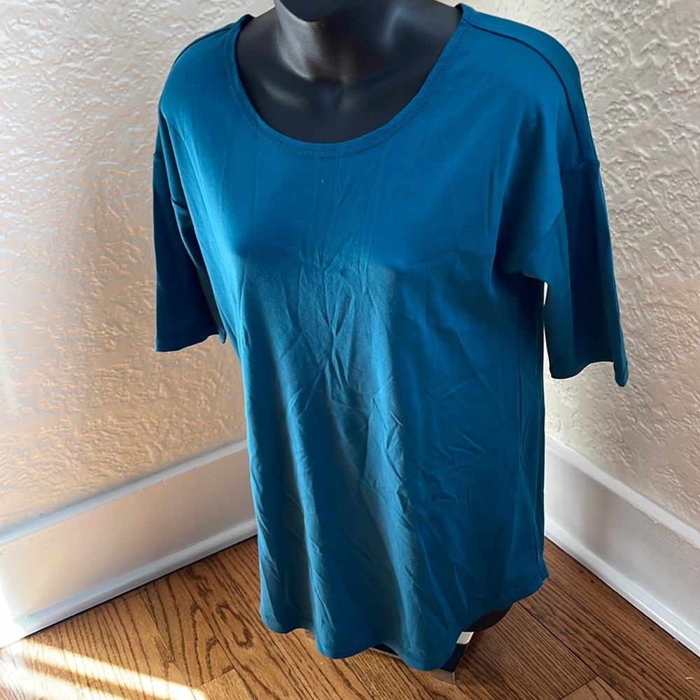 Lands End Women’s pull over elbow length sleeve, NWT